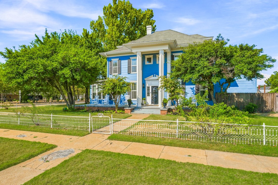House in Graham, Texas, United States 2 - 18864645