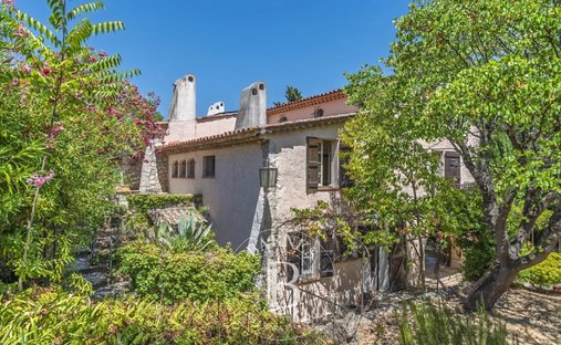 House in Grasse, Provence-Alpes-Côte d'Azur, France 1