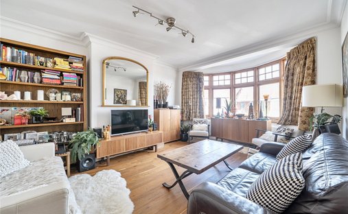 Apartment in Bounds Green, Haringey, England 1