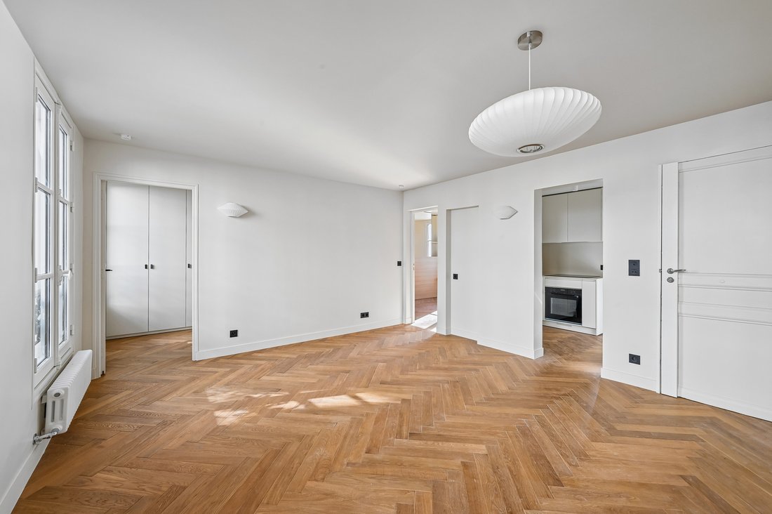 Apartment in Gros Caillou, Paris 7e Arrondissement, Paris 1 - 18863904