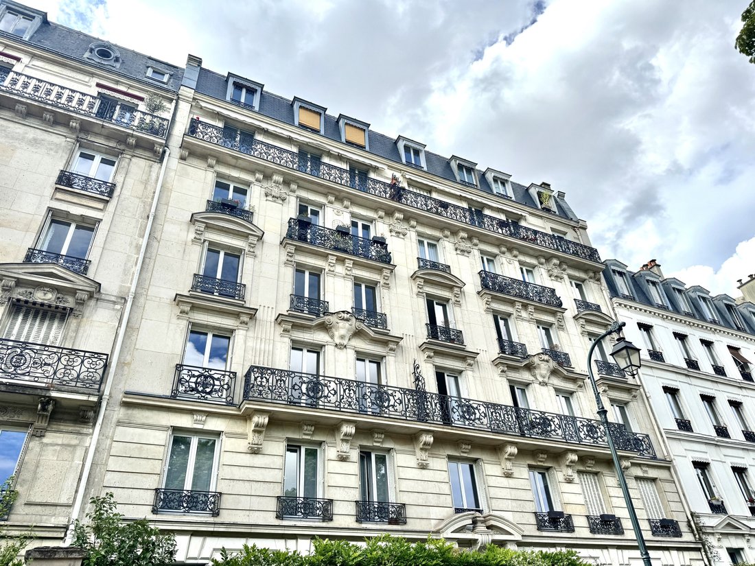 Apartment in Saint-Mande, Ile-de-France, France 1 - 18867402