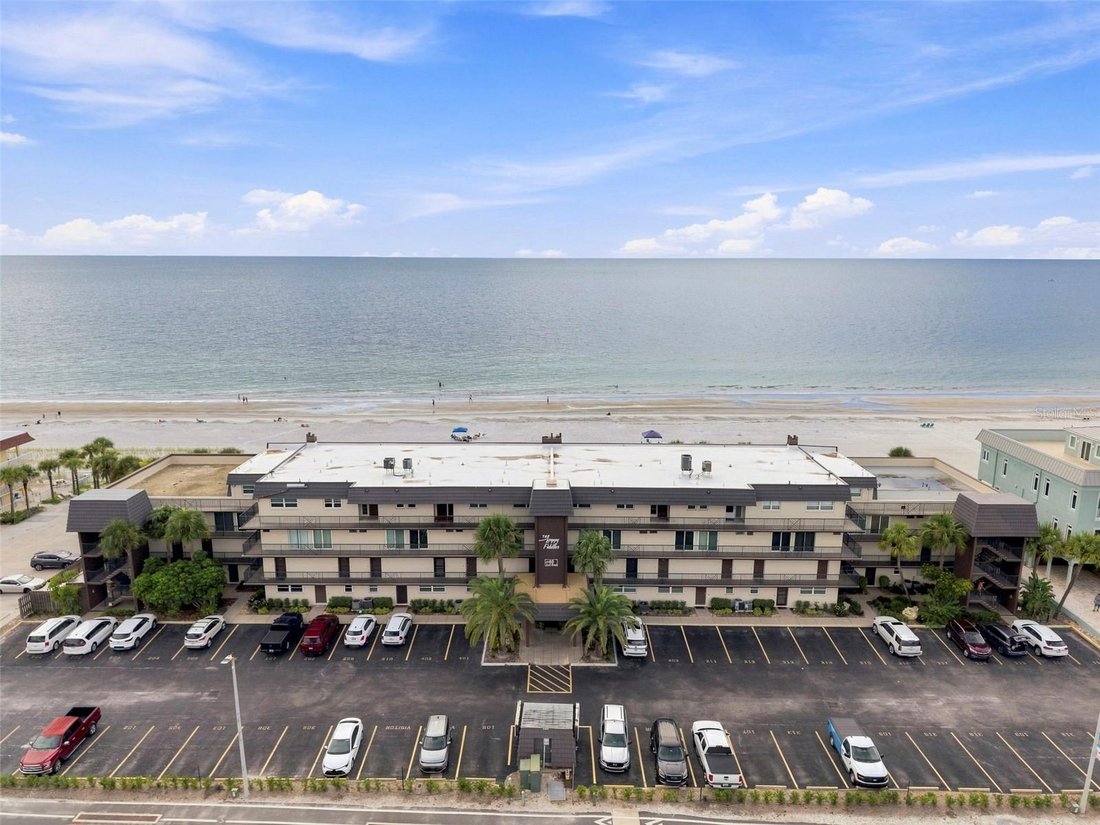 Condominio a Indian Shores, Florida, Stati Uniti 1 - 18866269