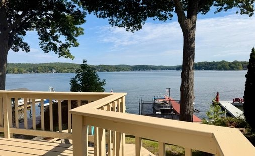 House in Hopatcong, New Jersey, United States 1