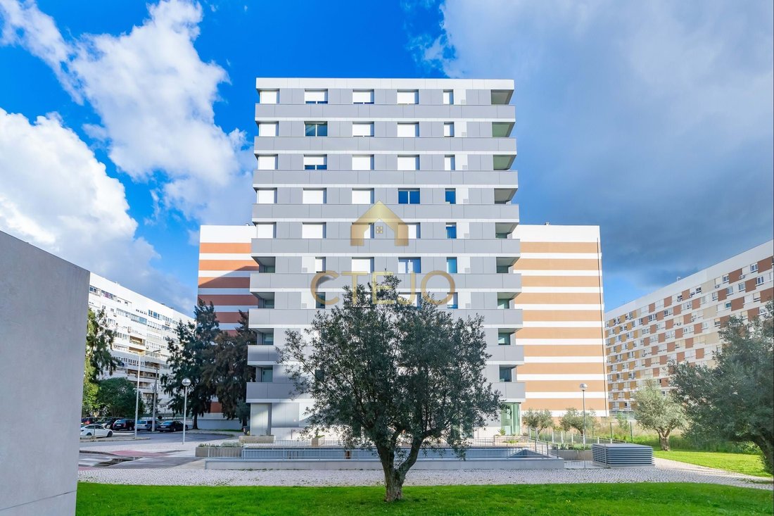 Apartment in Moscavide e Portela, Lisbon, Portugal 2 - 18867509