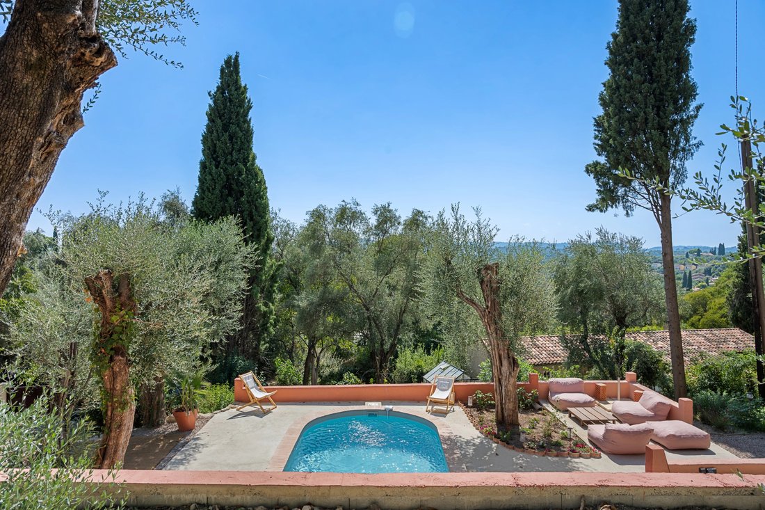 Villa en Grasse, Provenza-Alpes-Costa Azul, Francia 1 - 18867473