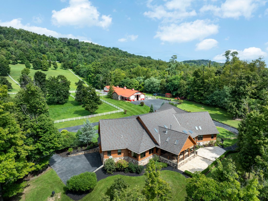 House in Woolrich, Pennsylvania, United States 1 - 18864526