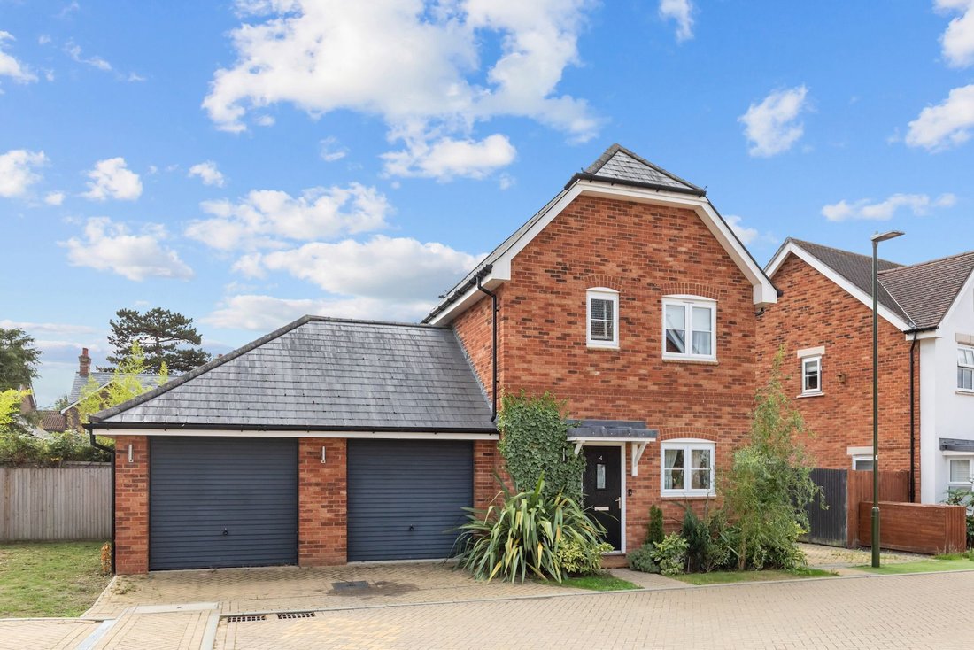 House in Broadbridge Heath, England 1 - 18864052