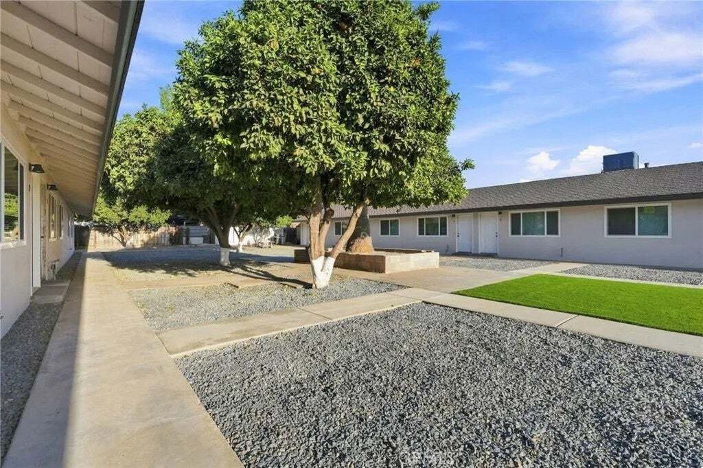 Porterville, California, United States 3 - 18866646