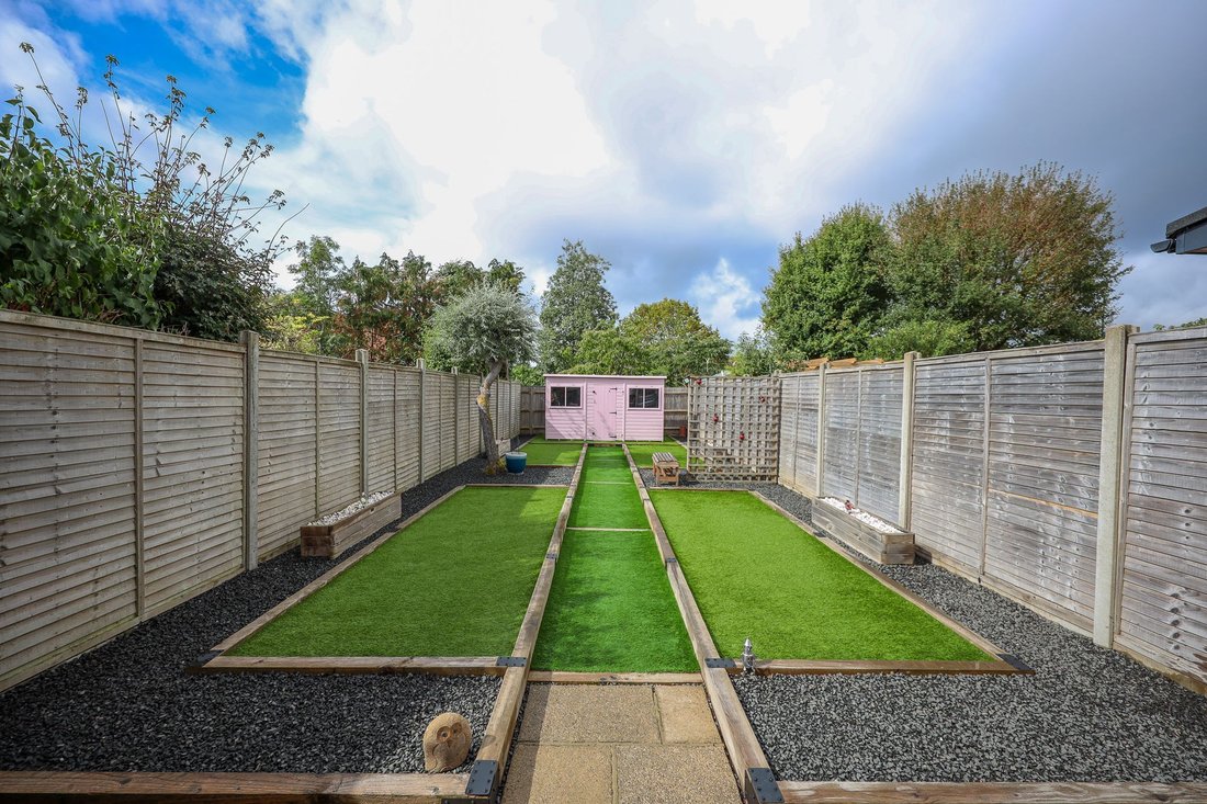 Haus in Burgess Hill, England 2 - 18864123