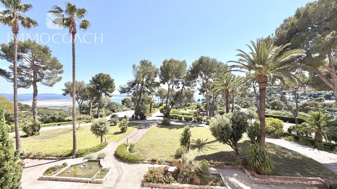 Apartment in Carqueiranne, Provence-Alpes-Côte d'Azur, France 4 - 18863229