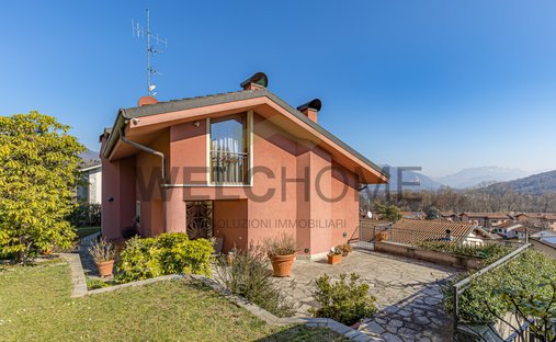 Villa in Alserio, Lombardy, Italy 1