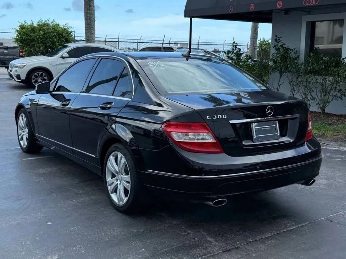 Sedan in West Palm Beach, FL, United States 3 - 18868081