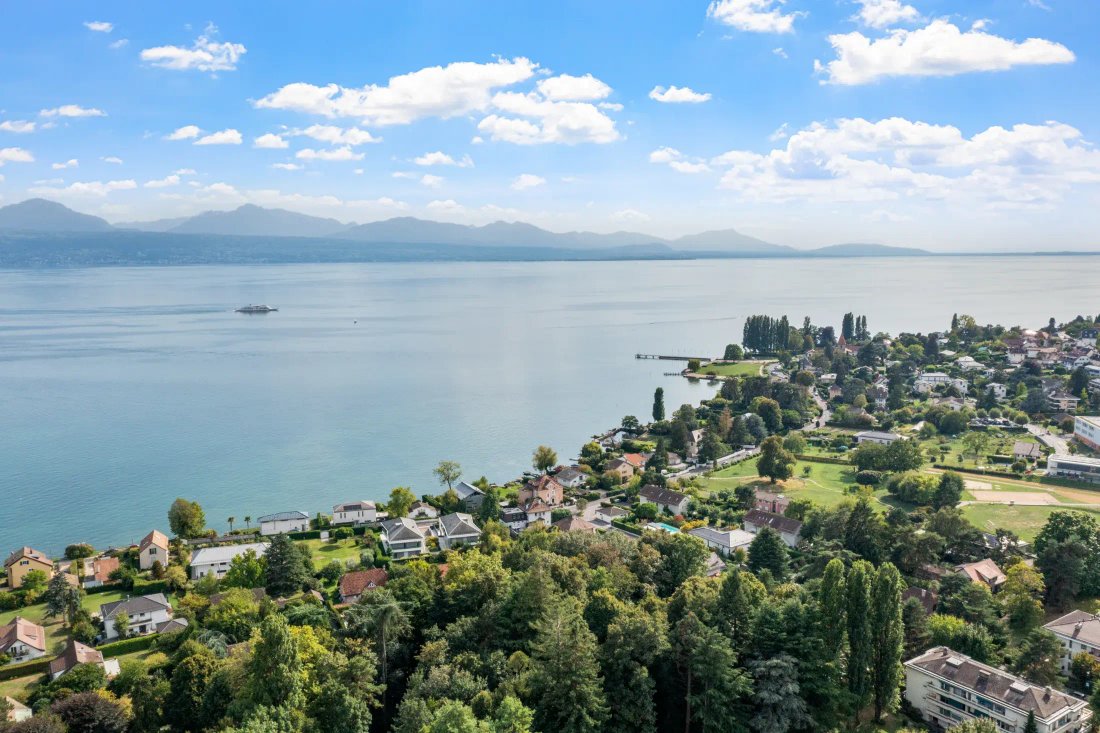 Apartment in Saint-Sulpice, Vaud, Switzerland 1 - 18865266