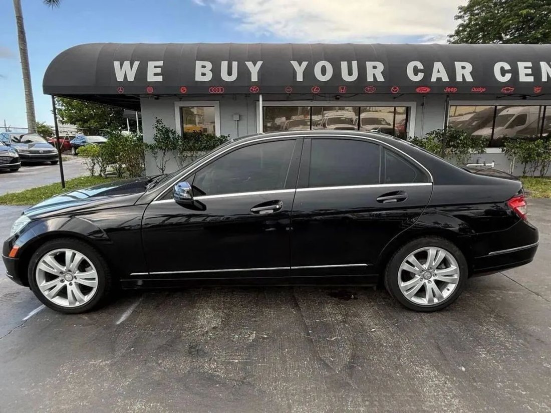 Sedan in West Palm Beach, FL, United States 2 - 18868081