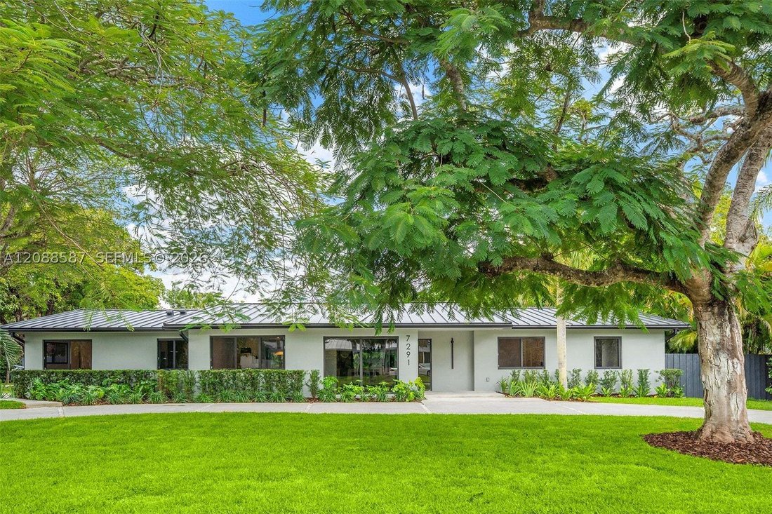 Casa a Coral Gables, Florida, Stati Uniti 1 - 18866387