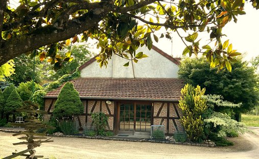 Villa in Chalon-sur-Saone, Bourgogne – Franche-Comté, France 1