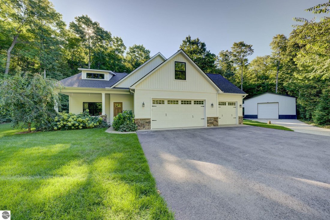 House in Glen Arbor, Michigan, United States 1 - 18865926