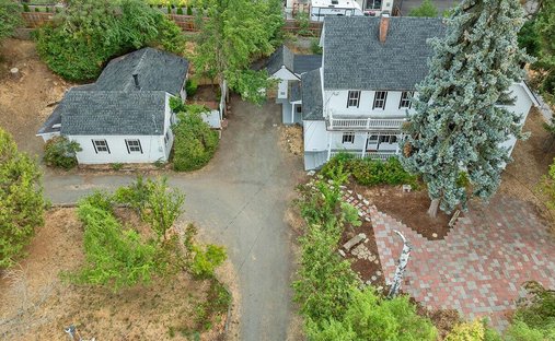 House in Applegate, Oregon, United States 1