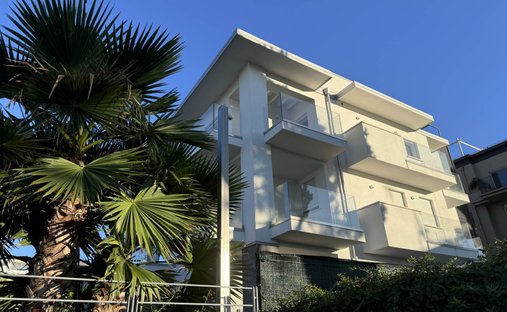 Penthouse in Desenzano Centro, Desenzano del Garda, Lombardy 1