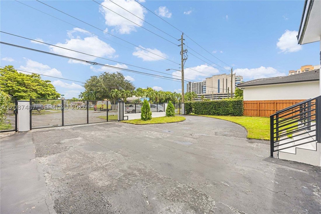 House in Miami, Florida, United States 5 - 18866403