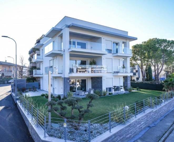 Penthouse in Desenzano Centro, Desenzano del Garda, Lombardy 5 - 18867194