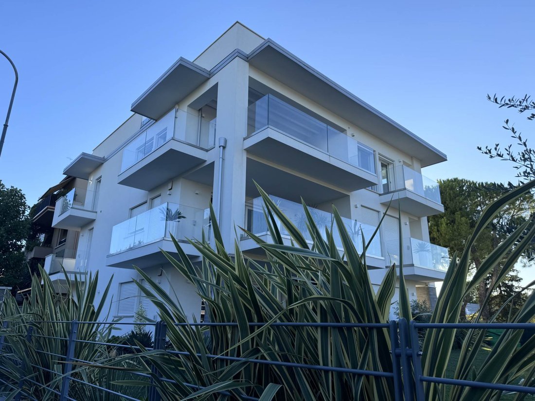 Penthouse in Desenzano Centro, Desenzano del Garda, Lombardy 4 - 18867194