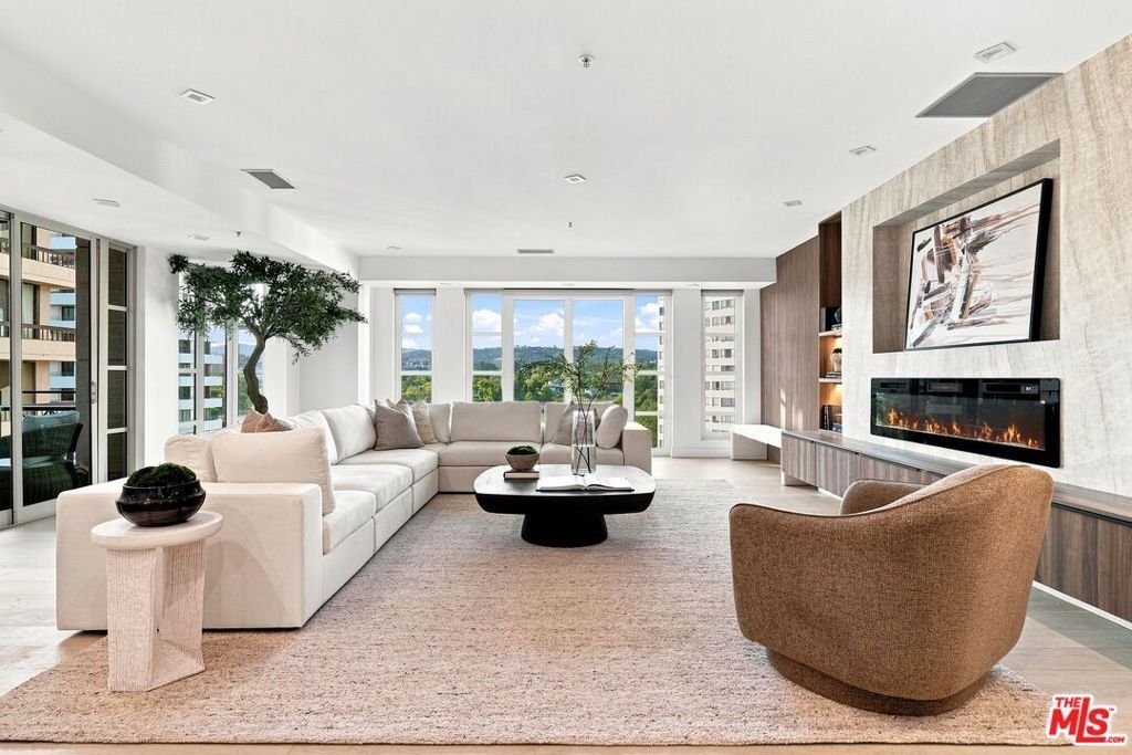 Condo in Los Angeles, California, United States 2 - 18866331