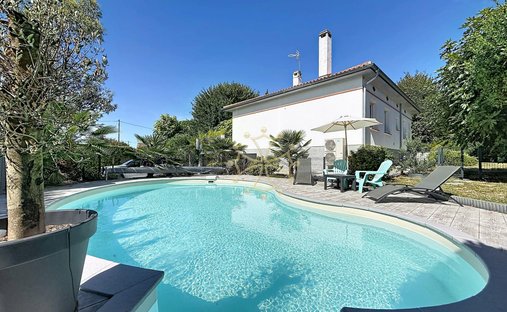 House in Rouffiac-Tolosan, Occitania, France 1