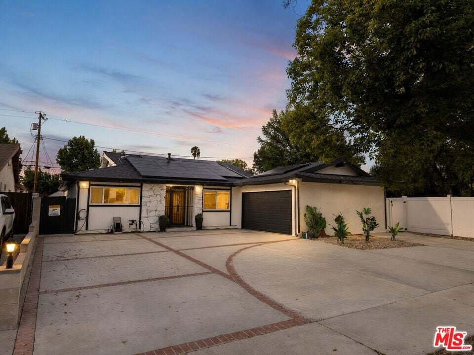 House in Los Angeles, California, United States 2 - 18866344