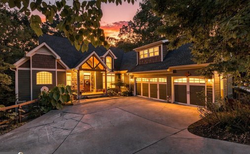 House in Waleska, Georgia, United States 1