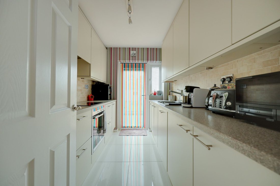 Haus in Burgess Hill, England 5 - 18864123