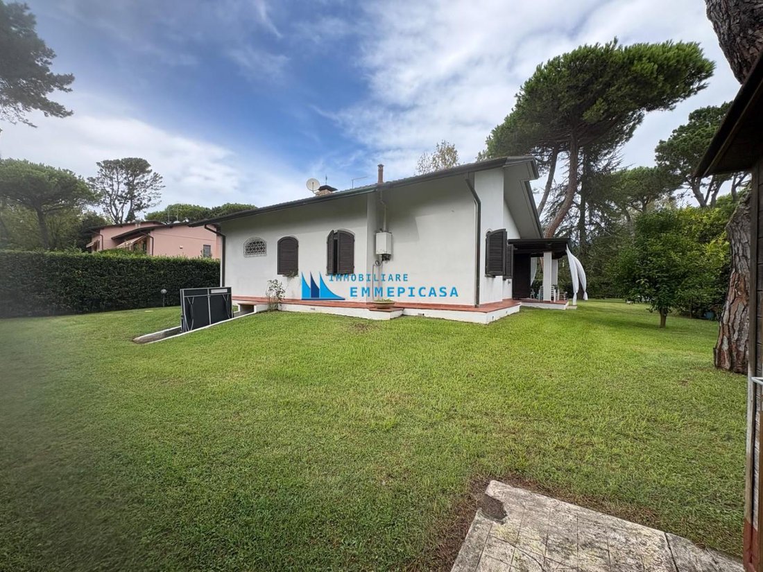Villa en Poveromo, Massa, Italia 3 - 18867033