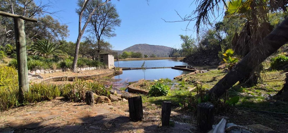 Azienda agricola a Municipalità locale di Rustenburg, Provincia del Nordovest, Sudafrica 1 - 18864471