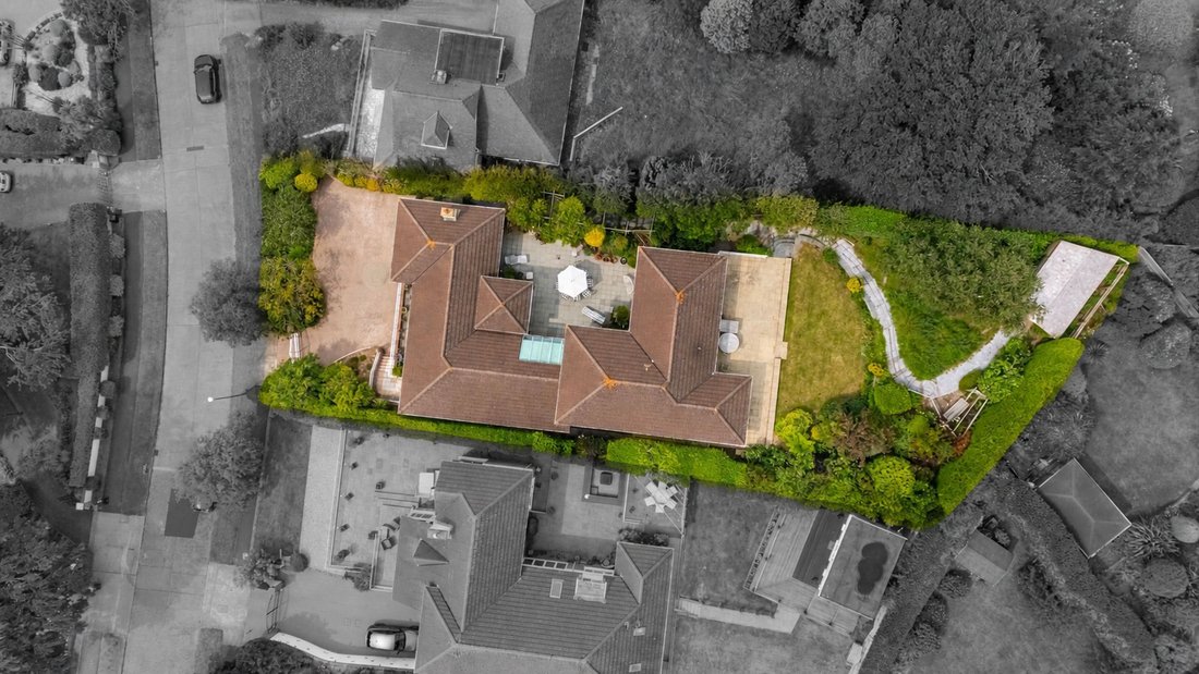 House in Torquay, England 1 - 17991182