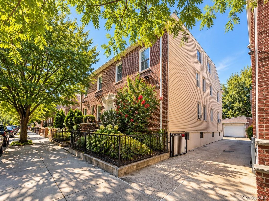 House in New York, New York, United States 1 - 18868922
