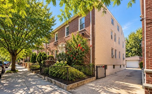 House in New York, New York, United States 1