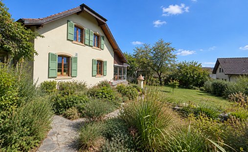 Estate in La Rippe, Vaud, Switzerland 1