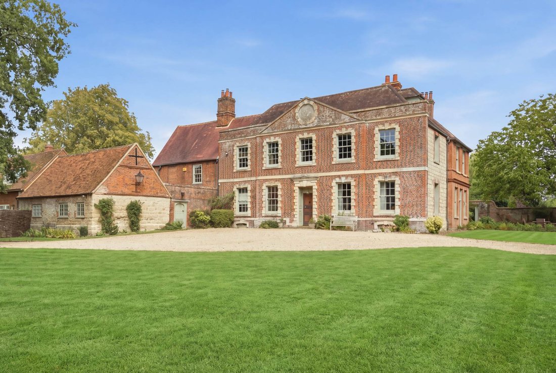 Estate in Hardwick, England 1 - 18868886