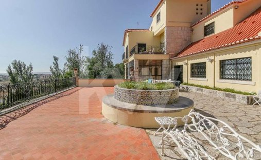 Townhouse in Costa da Caparica, Setubal, Portugal 1
