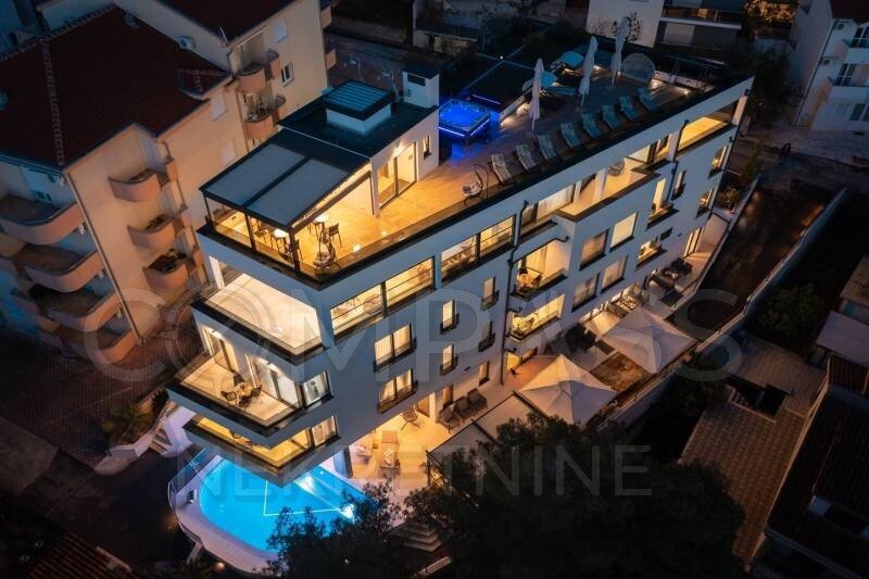 Villa en Okrug Gornji, Split-Dalmacia, Croacia 1 - 18782543