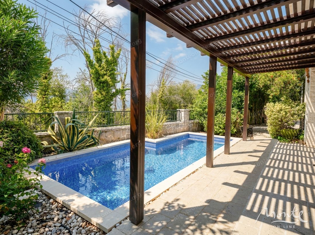 Villa in Donja Lastva, Tivat Municipality, Montenegro 5 - 18869678