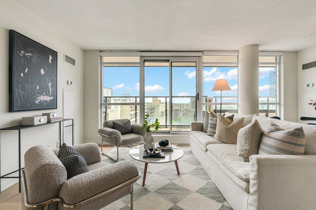 Condo in Toronto, Ontario, Canada 3 - 18869384