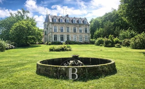 Tenuta a Neronde-sur-Dore, Auvergne-Rodano-Alpi, Francia 1