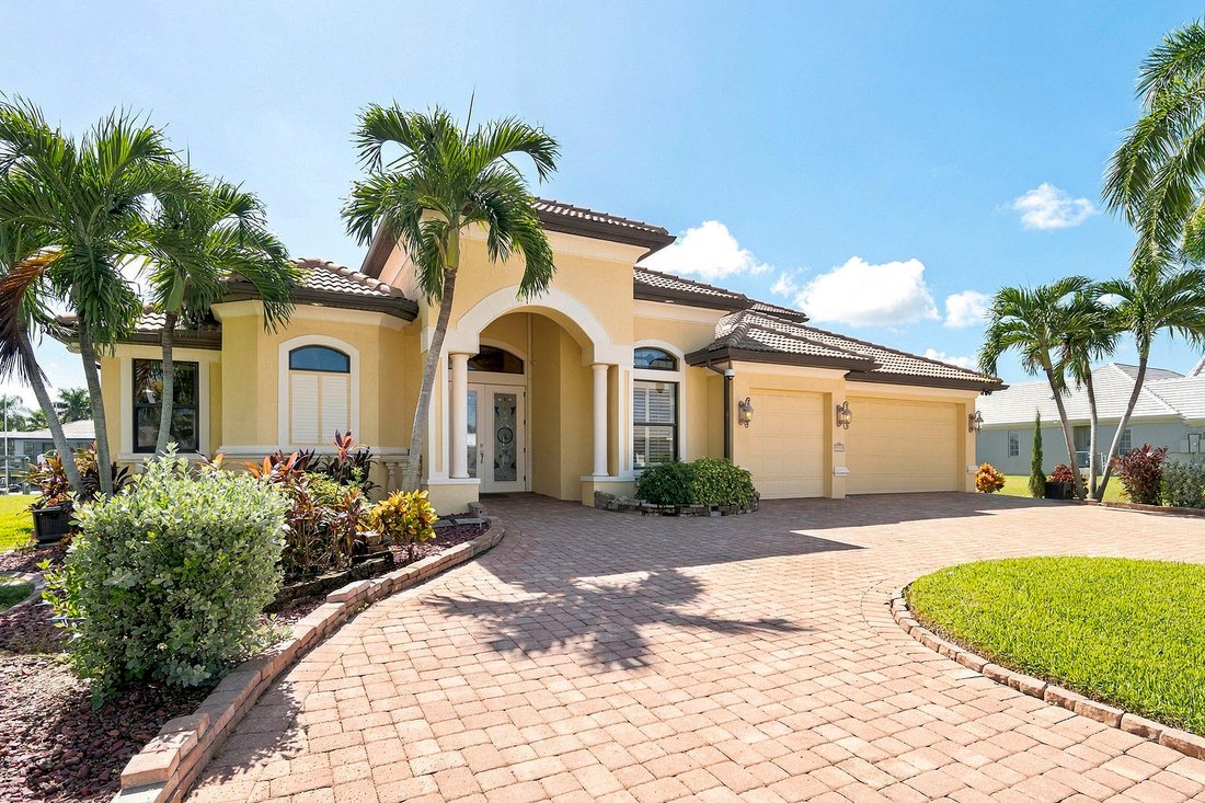 Maison à Cape Coral, Floride, États-Unis 1 - 18869387