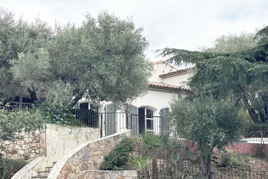 Villa in Grimaud, Provence-Alpes-Côte d'Azur, Frankreich 2 - 18869454