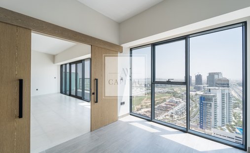 Apartment in Remraam, Dubai, United Arab Emirates 1