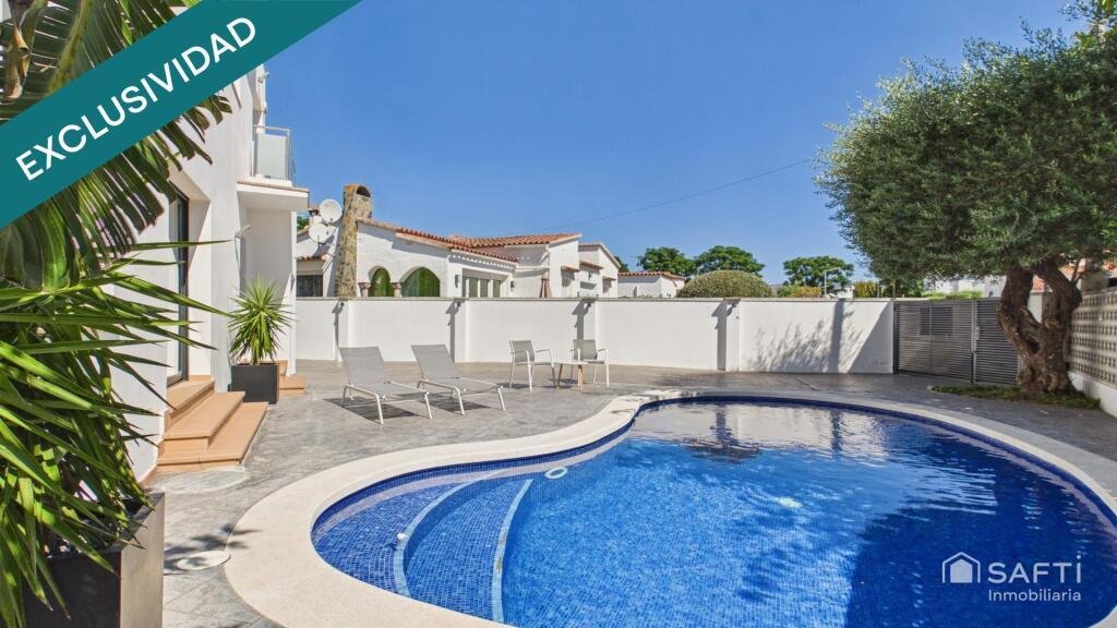 Maison à Empuriabrava, Catalogne, Espagne 4 - 18248573