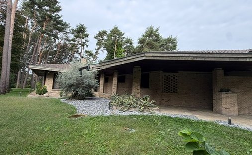 Villa in Appiano Gentile, Lombardy, Italy 1