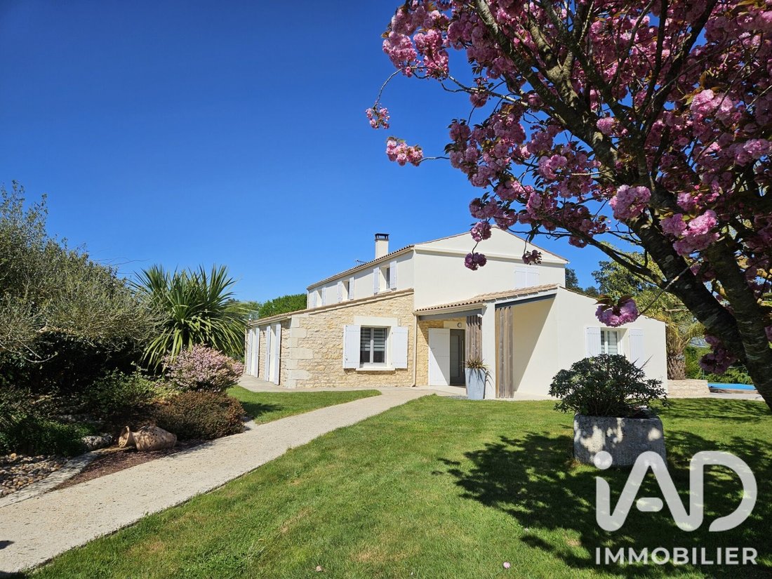 House in Saint-Agnant, Nouvelle-Aquitaine, France 1 - 18872231