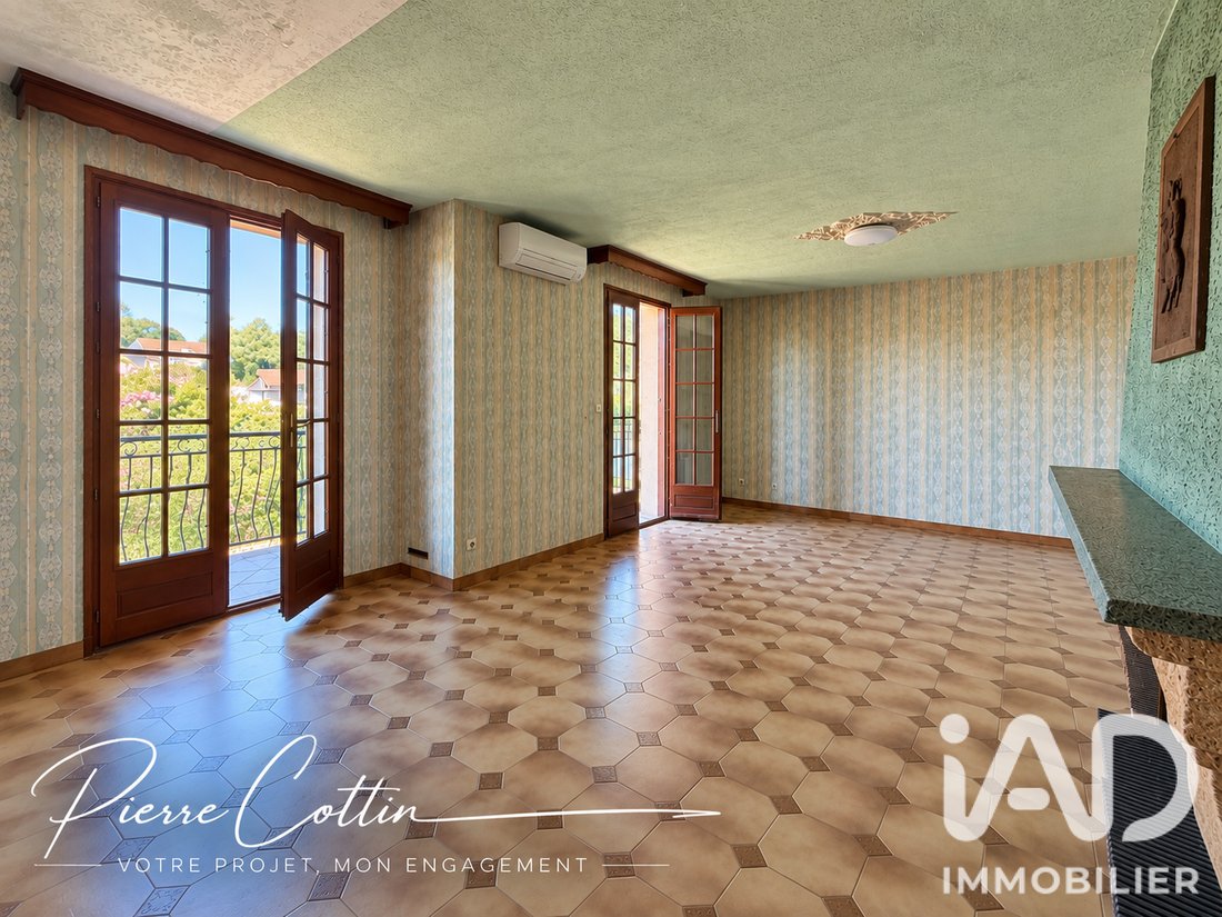 Maison à Saint-Priest, Auvergne-Rhône-Alpes, France 2 - 18852049